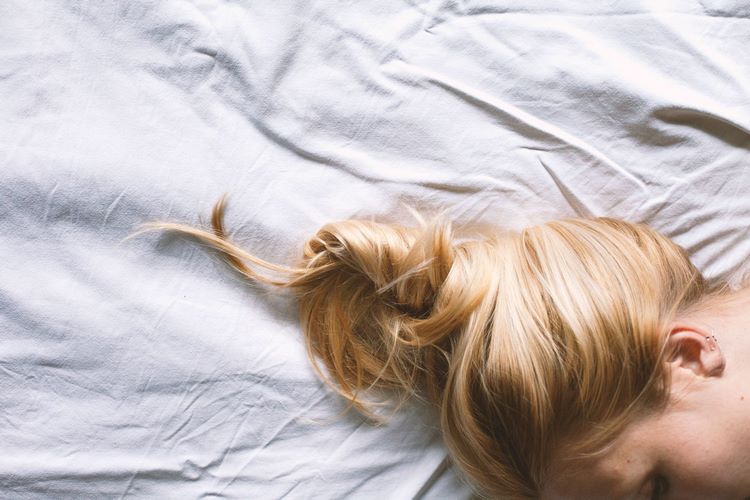 La taie d'oreiller en soie un bienfait pour votre peau et vos cheveux!
